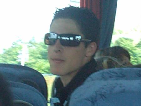 pieere ki se croi bo attention les fille il arrive